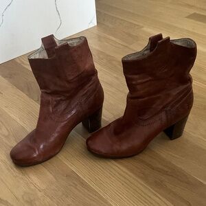 FRYE Women’s Boots (size 8)